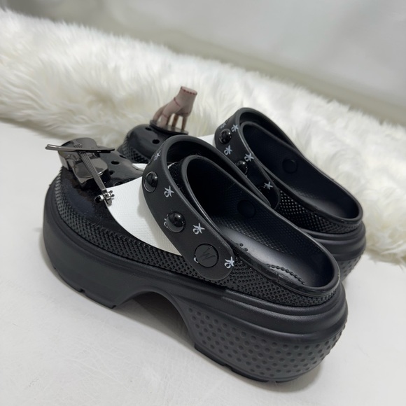 Wednesday x Crocs Stomp Platform Clog - Picture 9 of 9